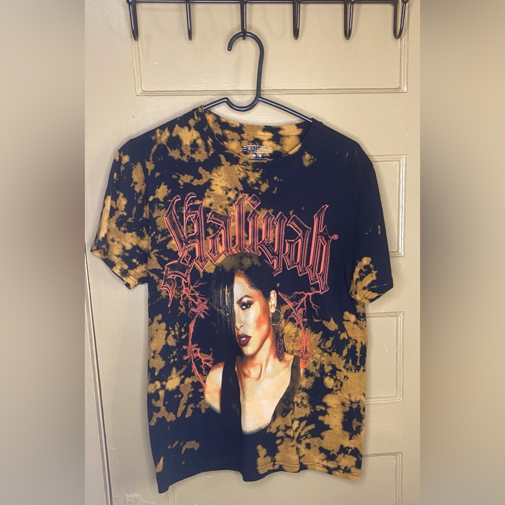 NWOT Aaliyah tye dye shirt. Size Medium.